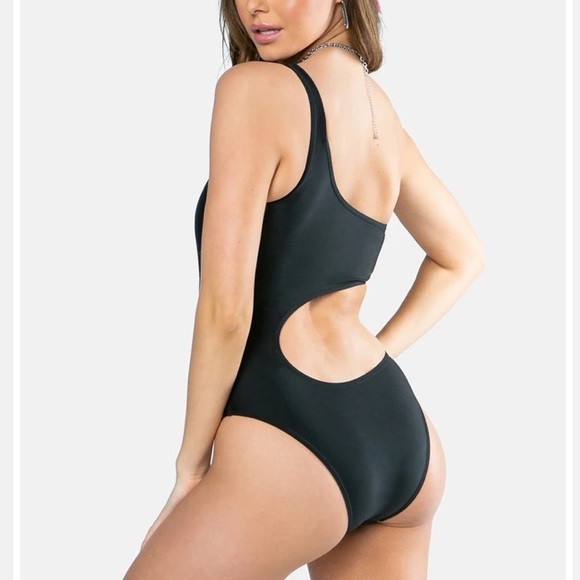 One Shoulder Cutout Swimsuit⭐️NWT⭐️ - Picture 2 of 6